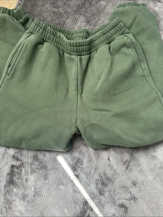 Comfrt Pants - Comfrt Women's Sweatpants in Olive Green